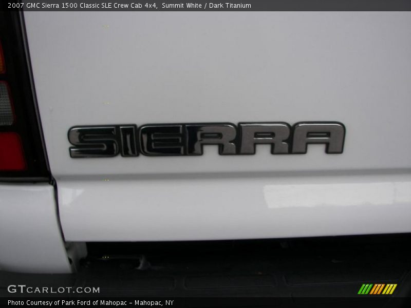 Summit White / Dark Titanium 2007 GMC Sierra 1500 Classic SLE Crew Cab 4x4