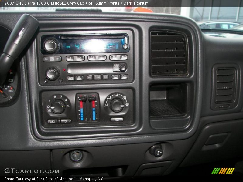 Summit White / Dark Titanium 2007 GMC Sierra 1500 Classic SLE Crew Cab 4x4