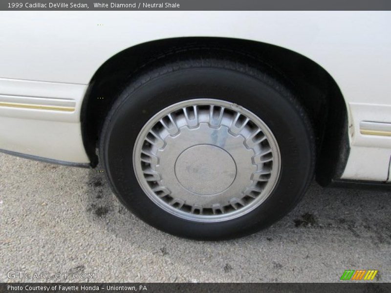 White Diamond / Neutral Shale 1999 Cadillac DeVille Sedan