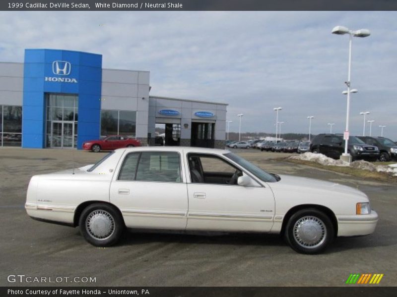 White Diamond / Neutral Shale 1999 Cadillac DeVille Sedan