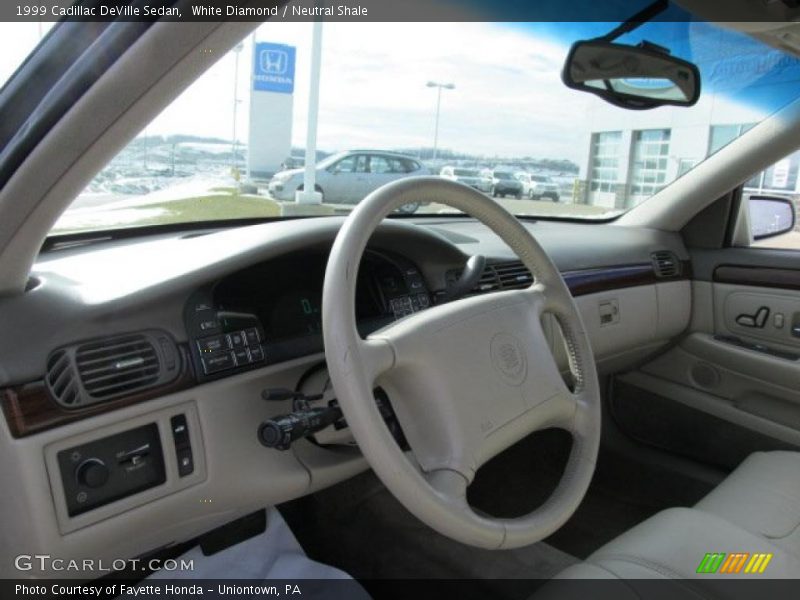 White Diamond / Neutral Shale 1999 Cadillac DeVille Sedan