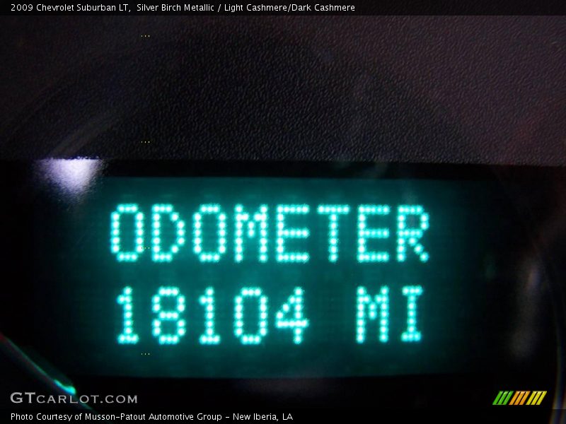 Silver Birch Metallic / Light Cashmere/Dark Cashmere 2009 Chevrolet Suburban LT