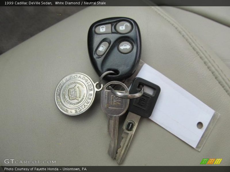 White Diamond / Neutral Shale 1999 Cadillac DeVille Sedan