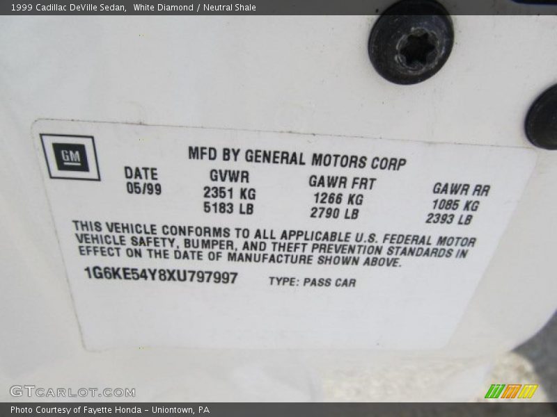 White Diamond / Neutral Shale 1999 Cadillac DeVille Sedan