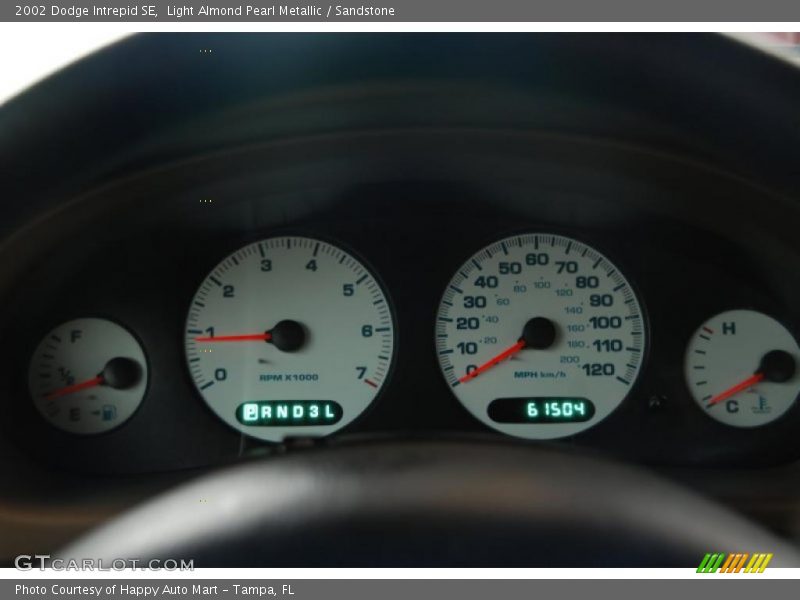 Light Almond Pearl Metallic / Sandstone 2002 Dodge Intrepid SE