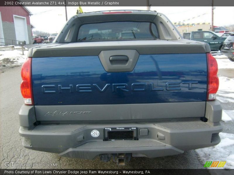 Indigo Blue Metallic / Graphite 2002 Chevrolet Avalanche Z71 4x4