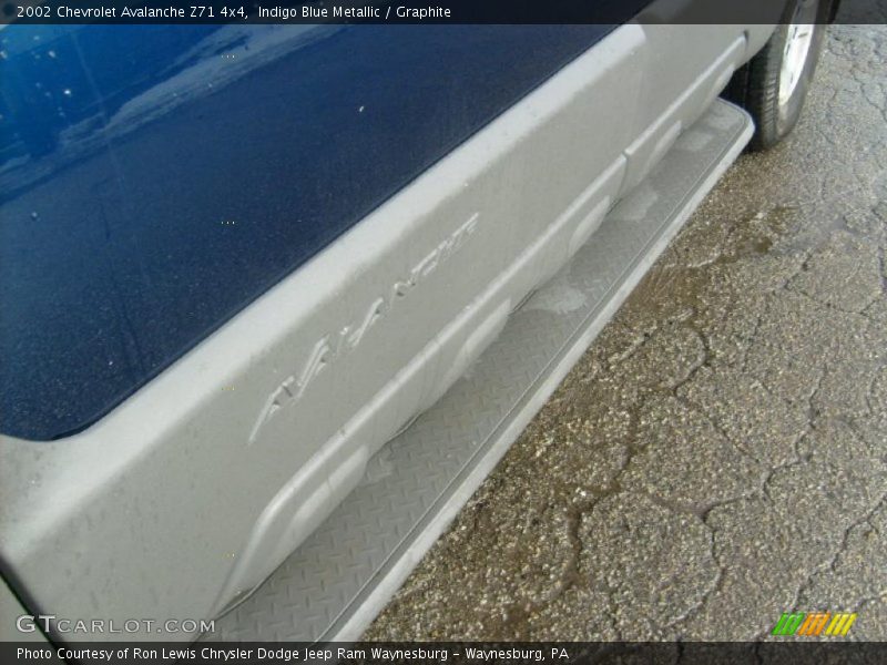 Indigo Blue Metallic / Graphite 2002 Chevrolet Avalanche Z71 4x4