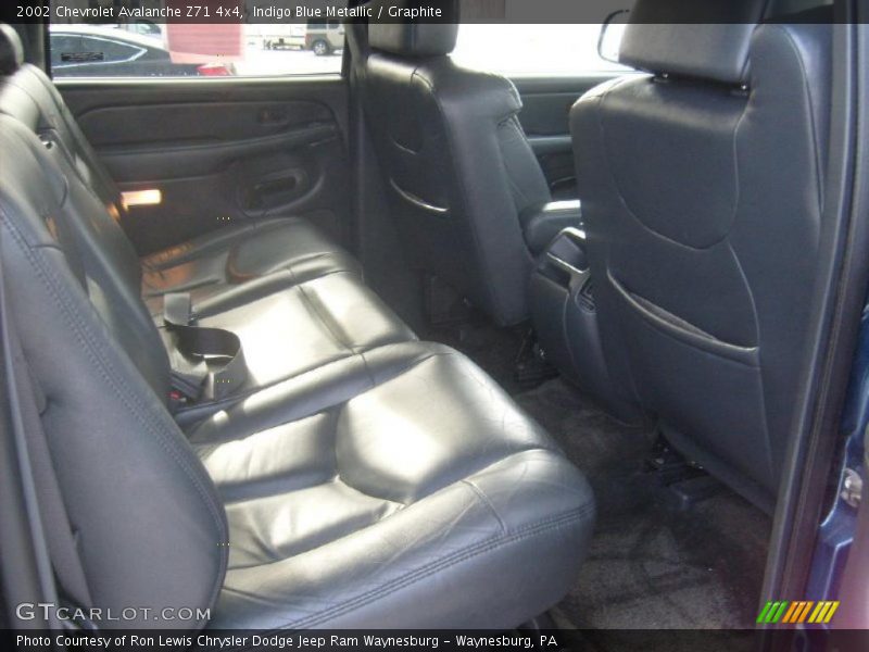 Indigo Blue Metallic / Graphite 2002 Chevrolet Avalanche Z71 4x4
