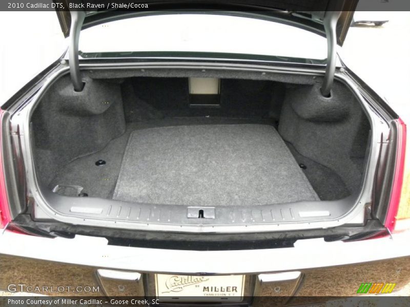  2010 DTS  Trunk
