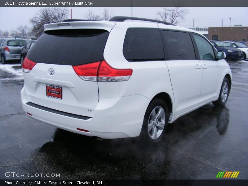 Super White / Light Gray 2011 Toyota Sienna LE