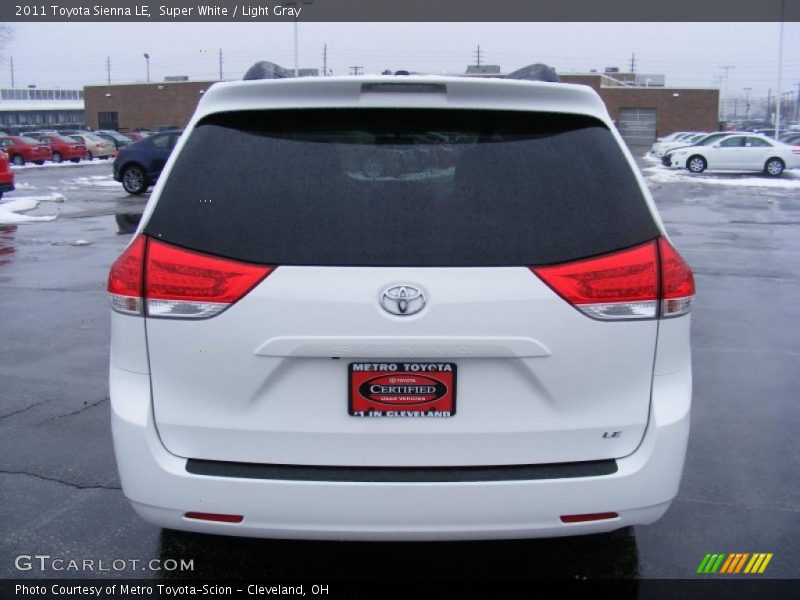 Super White / Light Gray 2011 Toyota Sienna LE
