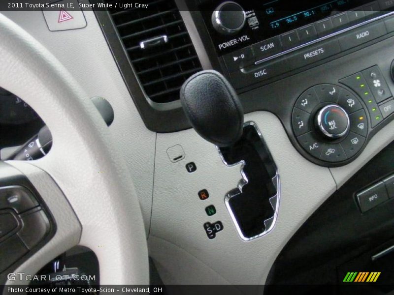 Super White / Light Gray 2011 Toyota Sienna LE