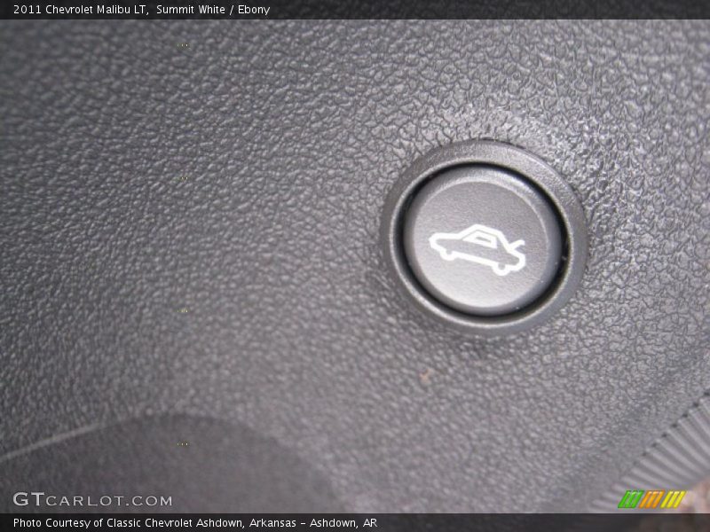 Summit White / Ebony 2011 Chevrolet Malibu LT