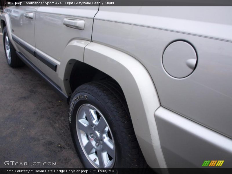 Light Graystone Pearl / Khaki 2007 Jeep Commander Sport 4x4