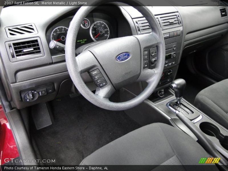 Merlot Metallic / Light Stone 2007 Ford Fusion SE