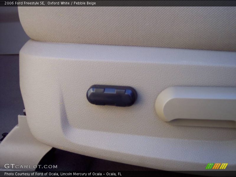 Oxford White / Pebble Beige 2006 Ford Freestyle SE