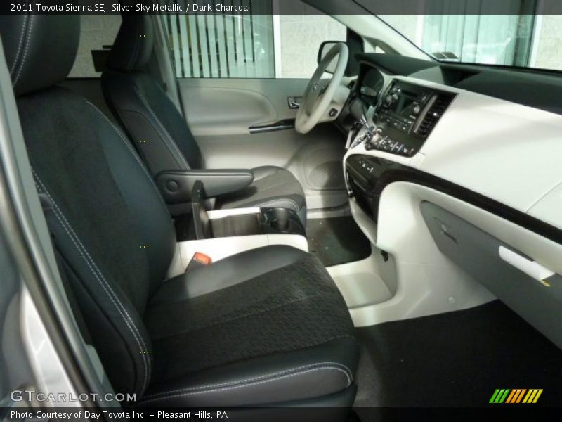 Silver Sky Metallic / Dark Charcoal 2011 Toyota Sienna SE