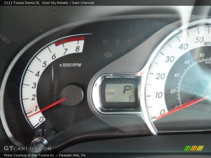 Silver Sky Metallic / Dark Charcoal 2011 Toyota Sienna SE