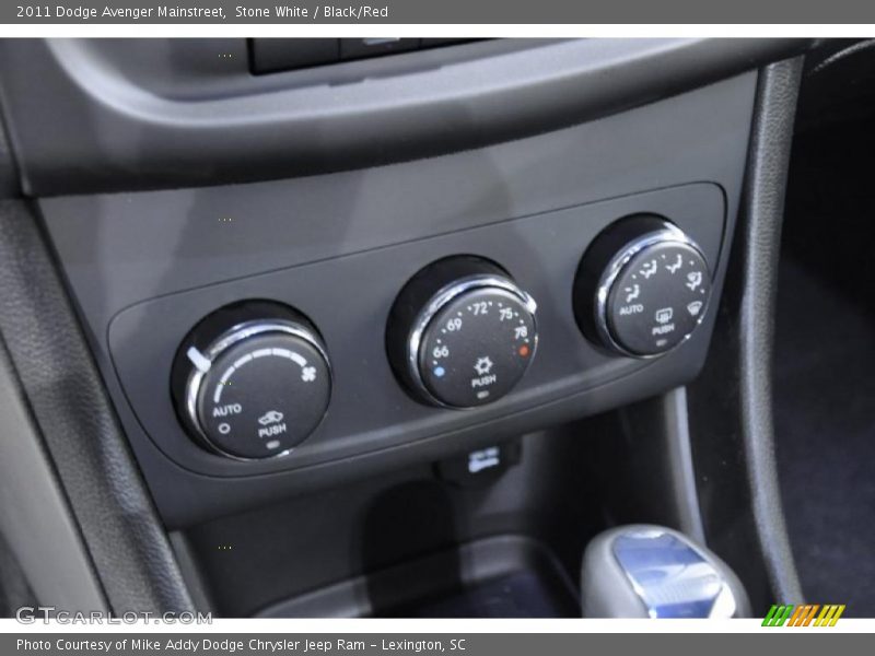 Controls of 2011 Avenger Mainstreet
