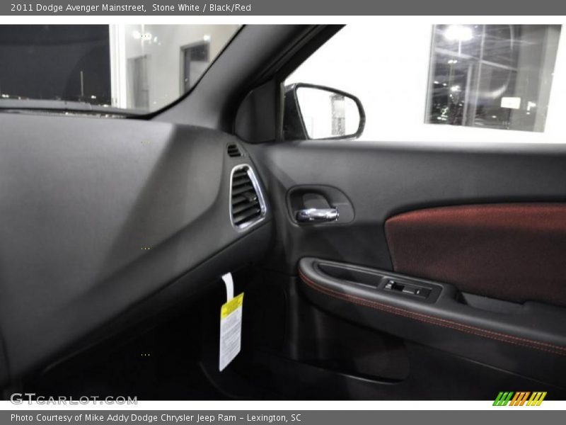 Stone White / Black/Red 2011 Dodge Avenger Mainstreet