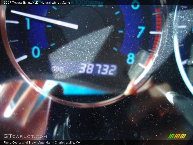 Natural White / Stone 2007 Toyota Sienna XLE