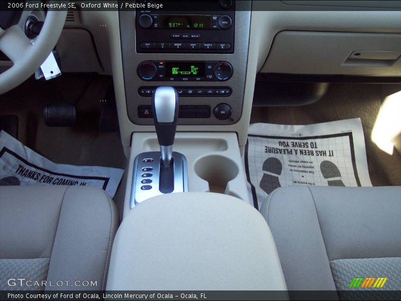 Oxford White / Pebble Beige 2006 Ford Freestyle SE