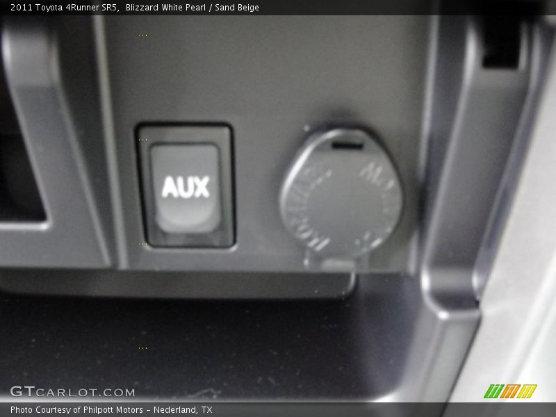 Blizzard White Pearl / Sand Beige 2011 Toyota 4Runner SR5