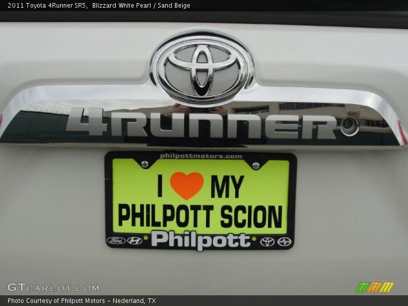 Blizzard White Pearl / Sand Beige 2011 Toyota 4Runner SR5