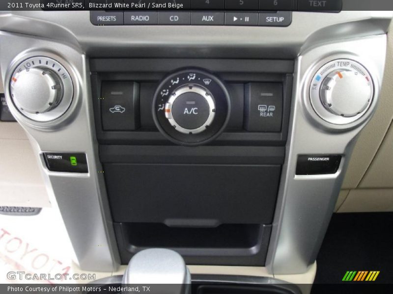 Controls of 2011 4Runner SR5