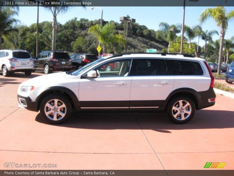 Ice White / Sandstone Beige 2011 Volvo XC70 3.2