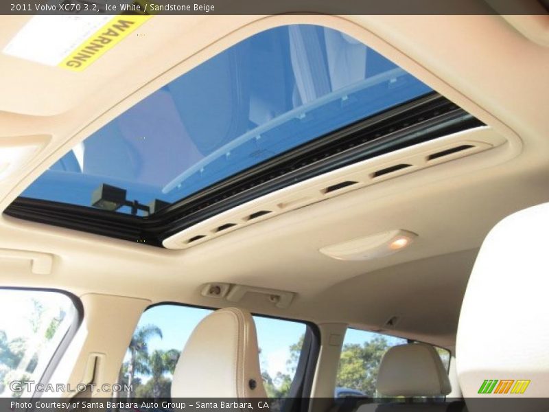 Ice White / Sandstone Beige 2011 Volvo XC70 3.2