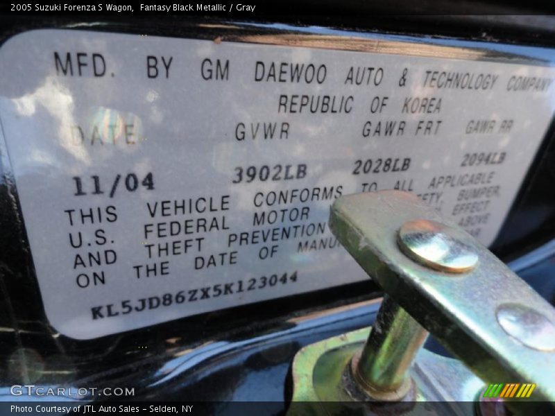 Fantasy Black Metallic / Gray 2005 Suzuki Forenza S Wagon