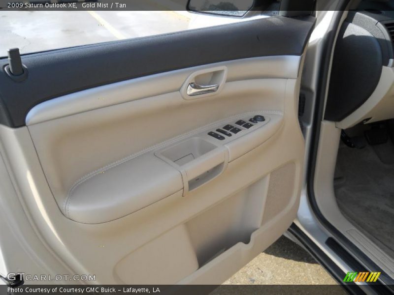 Gold Mist / Tan 2009 Saturn Outlook XE