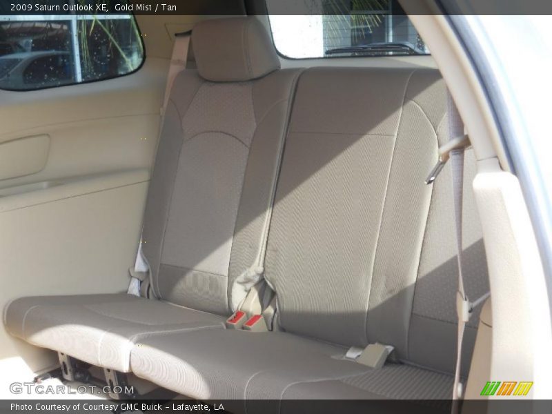 Gold Mist / Tan 2009 Saturn Outlook XE