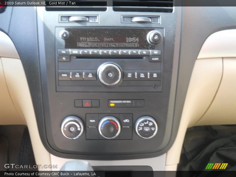 Gold Mist / Tan 2009 Saturn Outlook XE