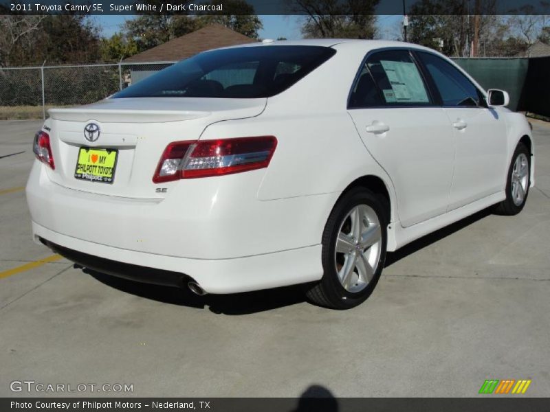 Super White / Dark Charcoal 2011 Toyota Camry SE