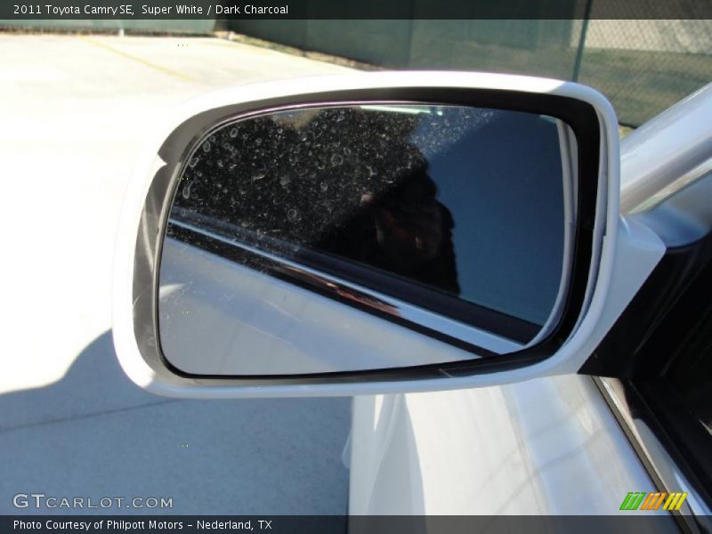 Super White / Dark Charcoal 2011 Toyota Camry SE