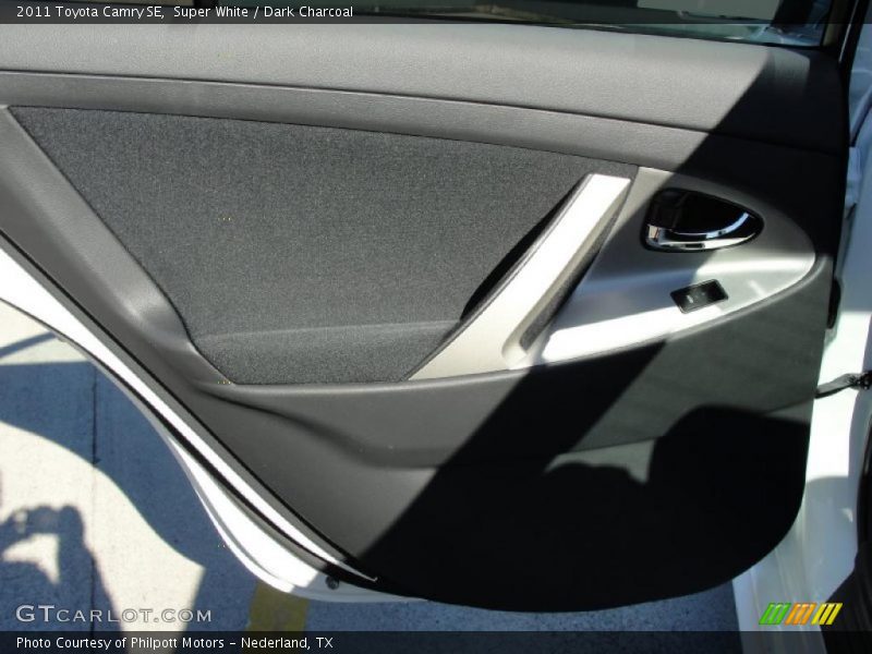 Super White / Dark Charcoal 2011 Toyota Camry SE