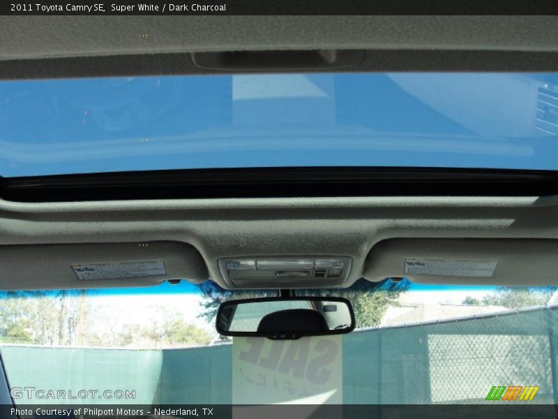 Super White / Dark Charcoal 2011 Toyota Camry SE