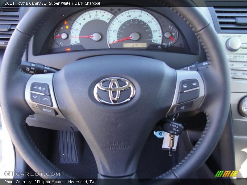 Super White / Dark Charcoal 2011 Toyota Camry SE
