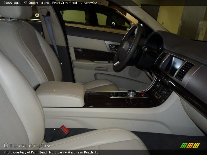 Pearl Grey Metallic / Ivory/Oyster 2009 Jaguar XF Supercharged