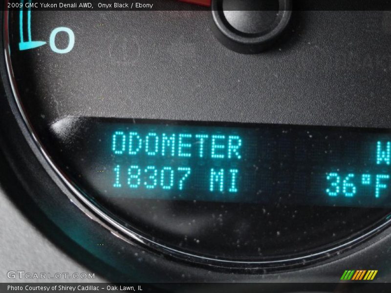 Onyx Black / Ebony 2009 GMC Yukon Denali AWD