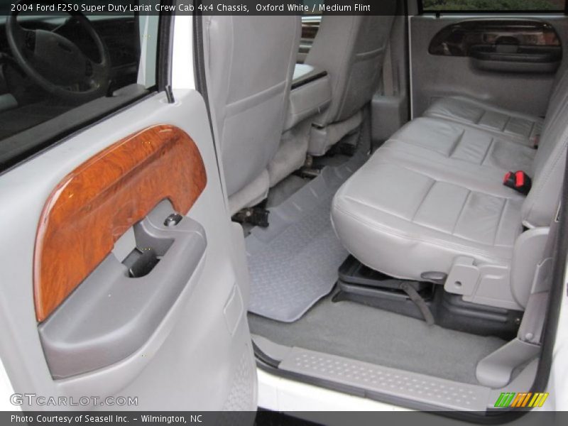 Oxford White / Medium Flint 2004 Ford F250 Super Duty Lariat Crew Cab 4x4 Chassis