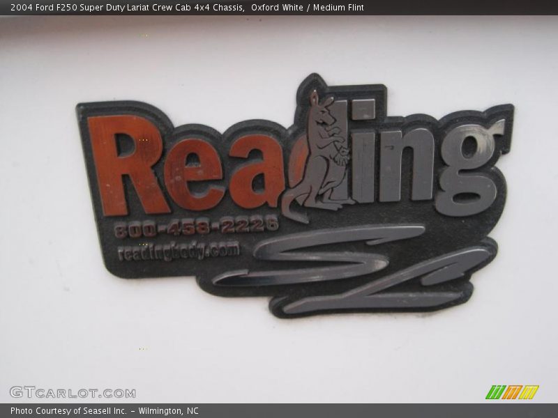 Oxford White / Medium Flint 2004 Ford F250 Super Duty Lariat Crew Cab 4x4 Chassis