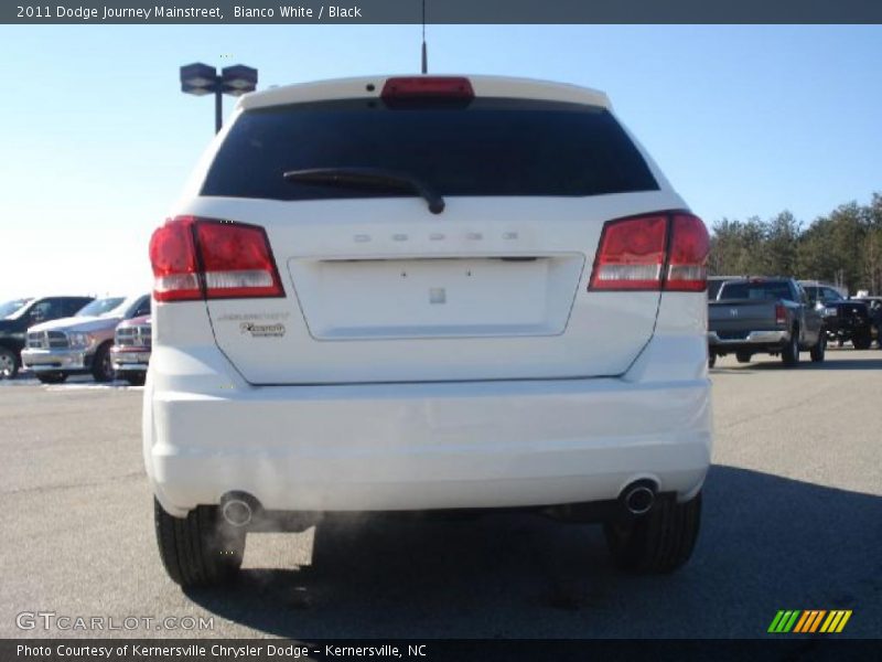 Bianco White / Black 2011 Dodge Journey Mainstreet