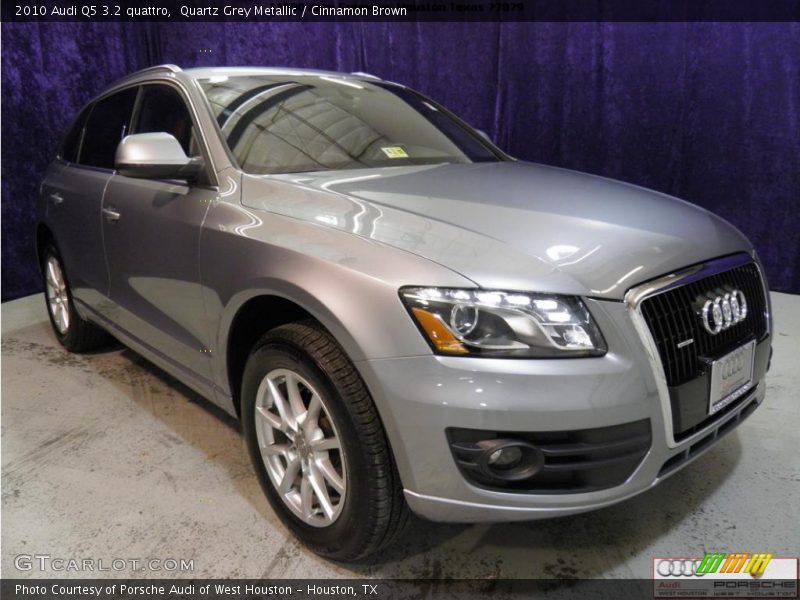 Quartz Grey Metallic / Cinnamon Brown 2010 Audi Q5 3.2 quattro