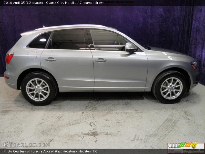 Quartz Grey Metallic / Cinnamon Brown 2010 Audi Q5 3.2 quattro