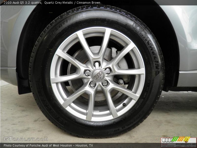 Quartz Grey Metallic / Cinnamon Brown 2010 Audi Q5 3.2 quattro