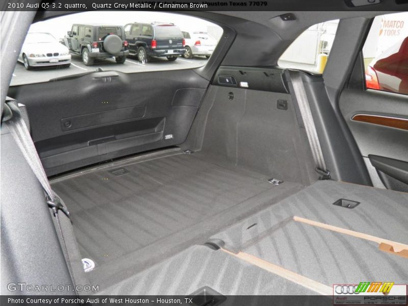 Quartz Grey Metallic / Cinnamon Brown 2010 Audi Q5 3.2 quattro