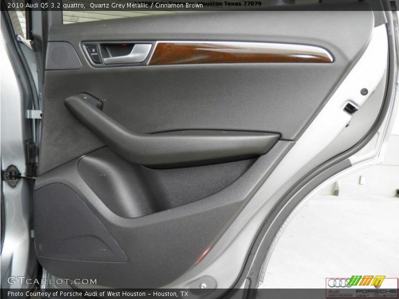 Quartz Grey Metallic / Cinnamon Brown 2010 Audi Q5 3.2 quattro